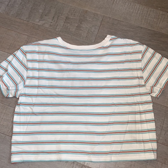 Guess Cropped Tshirt - Picture 2 of 3